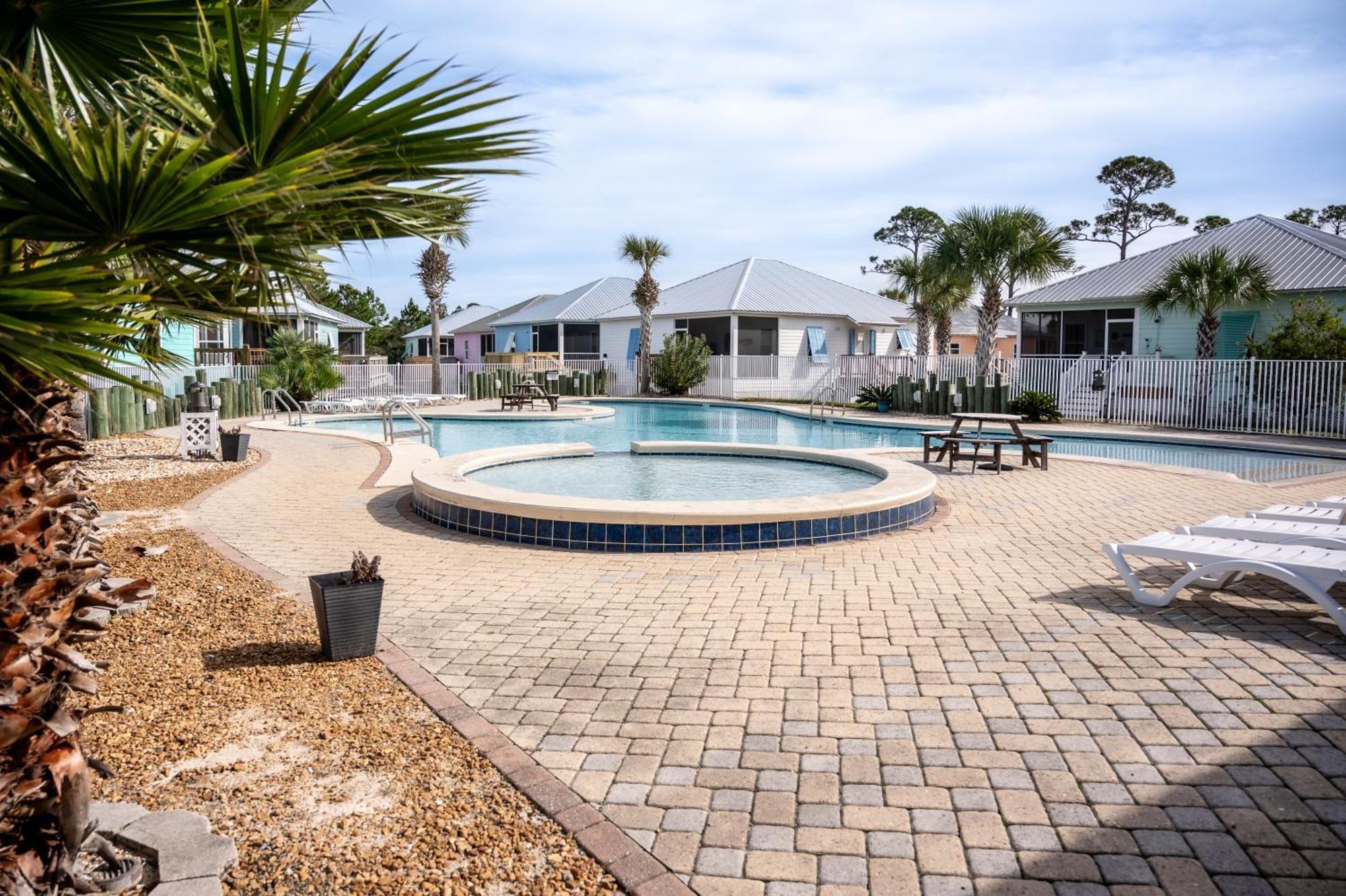 Cottage Beach House Steps From Beach 3 Bedroom 2 Bath Gulf Shores Bagian luar foto